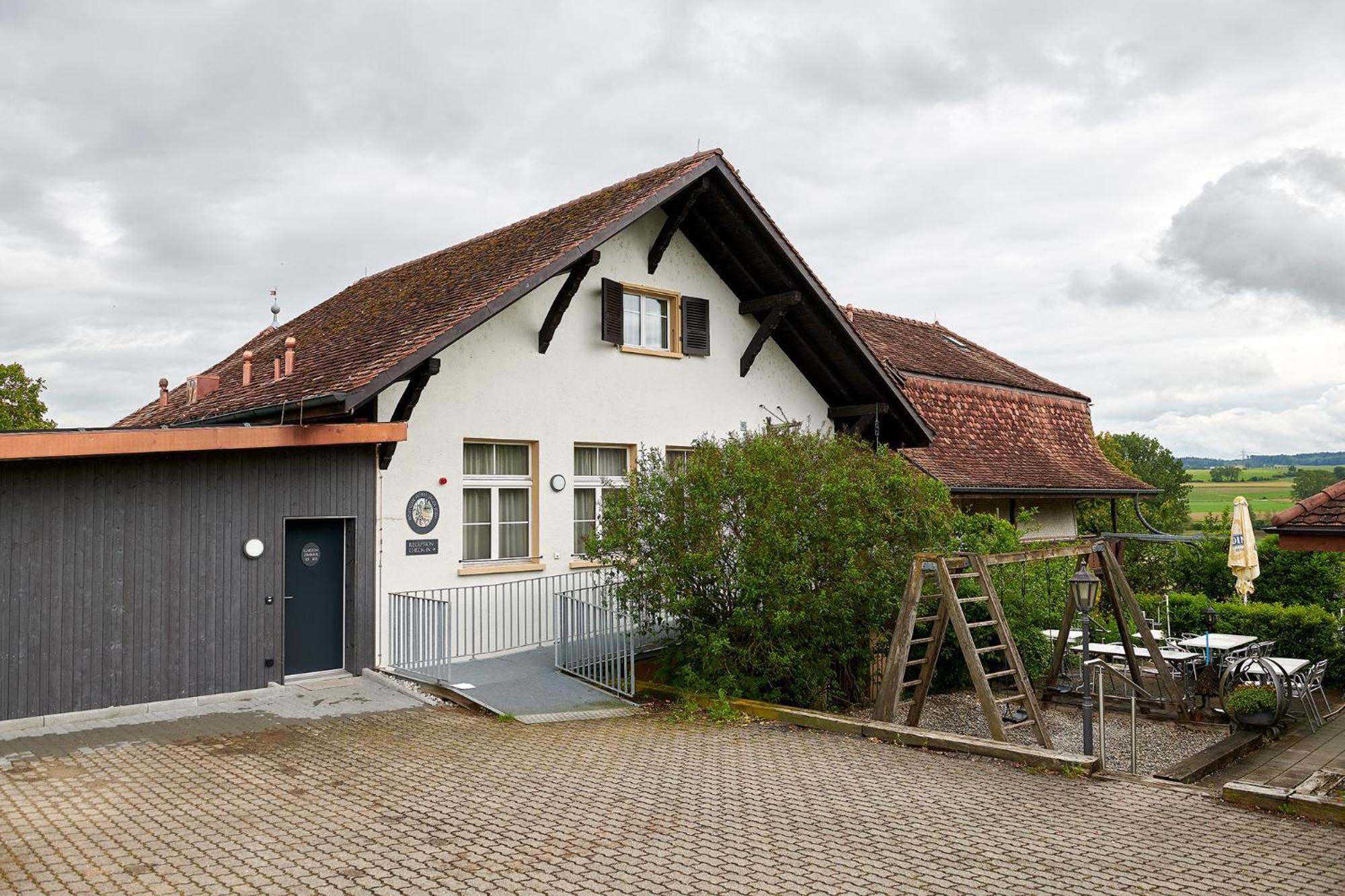 Hotel Jaeger Jeuss - Murten - Self-Check-In Экстерьер фото